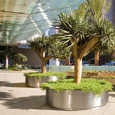 Outdoor Large Outdoor Flower Pots OEM Galvanised Plant Pots